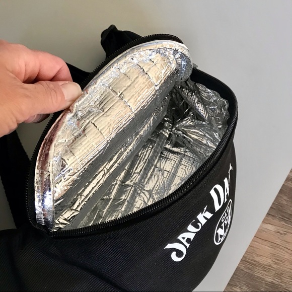Jack Daniels Insulated Fanny Pack Cooler Bag *A9 - Picture 6 of 11